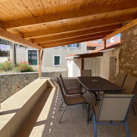 بيت للعطل Barbajonn's Stone House Monemvasía