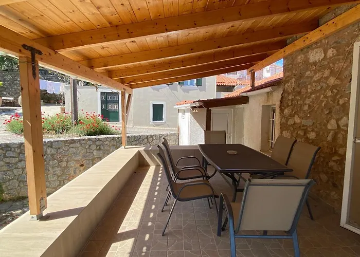 بيت للعطل Barbajonn's Stone House Monemvasía