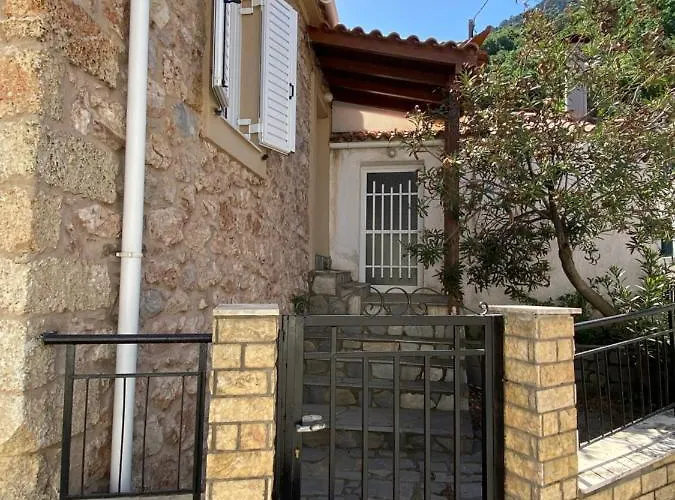 Nyaraló Barbajonn's Stone House